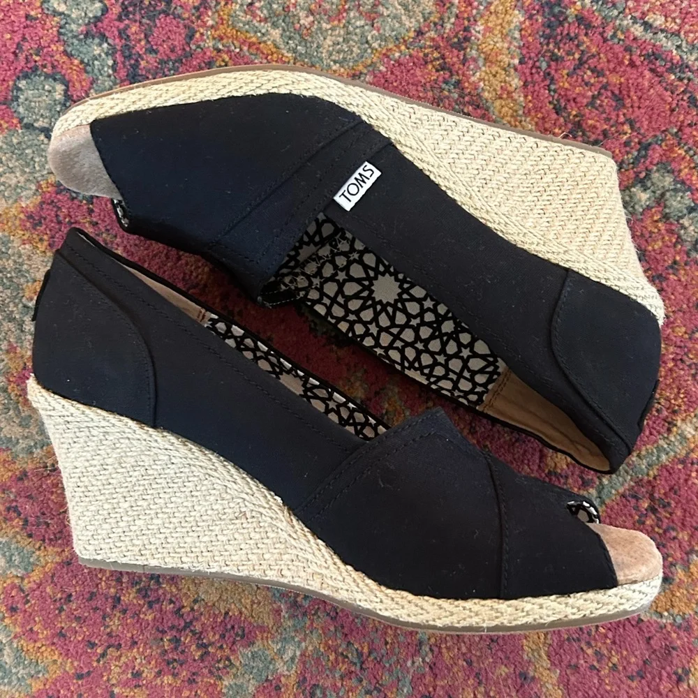 NWOT TOMS | Women’s Black Canvas Peep-Toe Michelle Wedge Espadrille Heels Sz 12